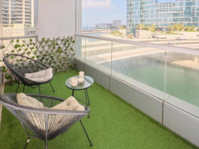 Wonderful two bed room with full marina view